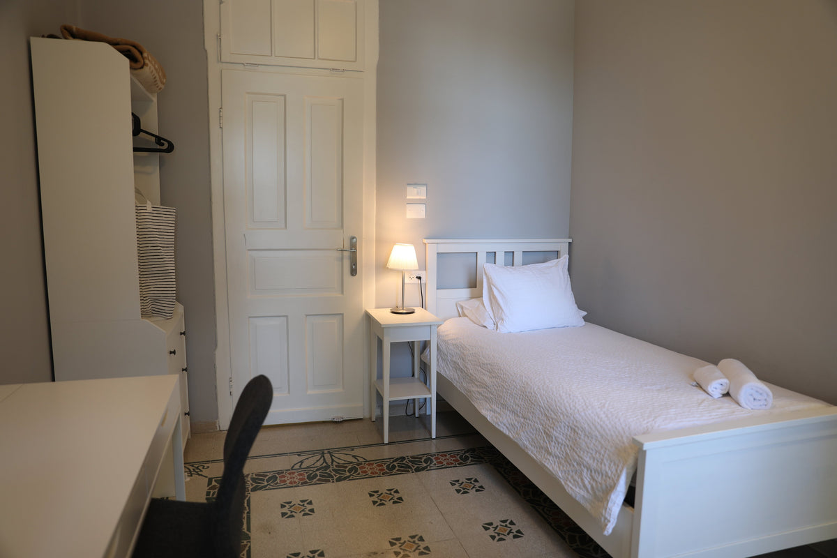 Room 4 - Single Room with Ensuite Bathroom