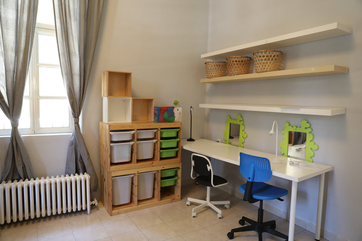 Balcony Apartment (4 Person Max Occupancy)