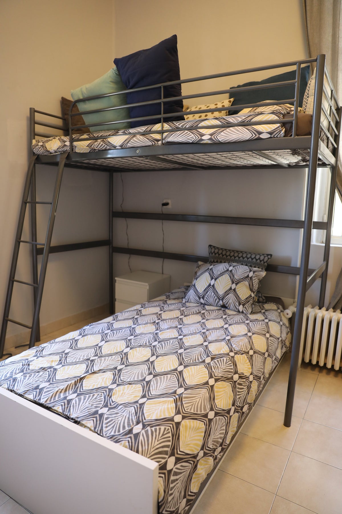 Balcony Apartment (4 Person Max Occupancy)