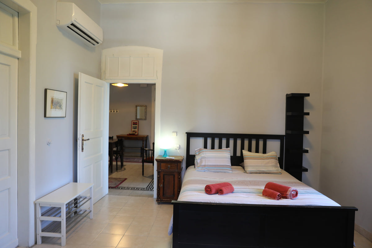 Balcony Apartment (4 Person Max Occupancy)