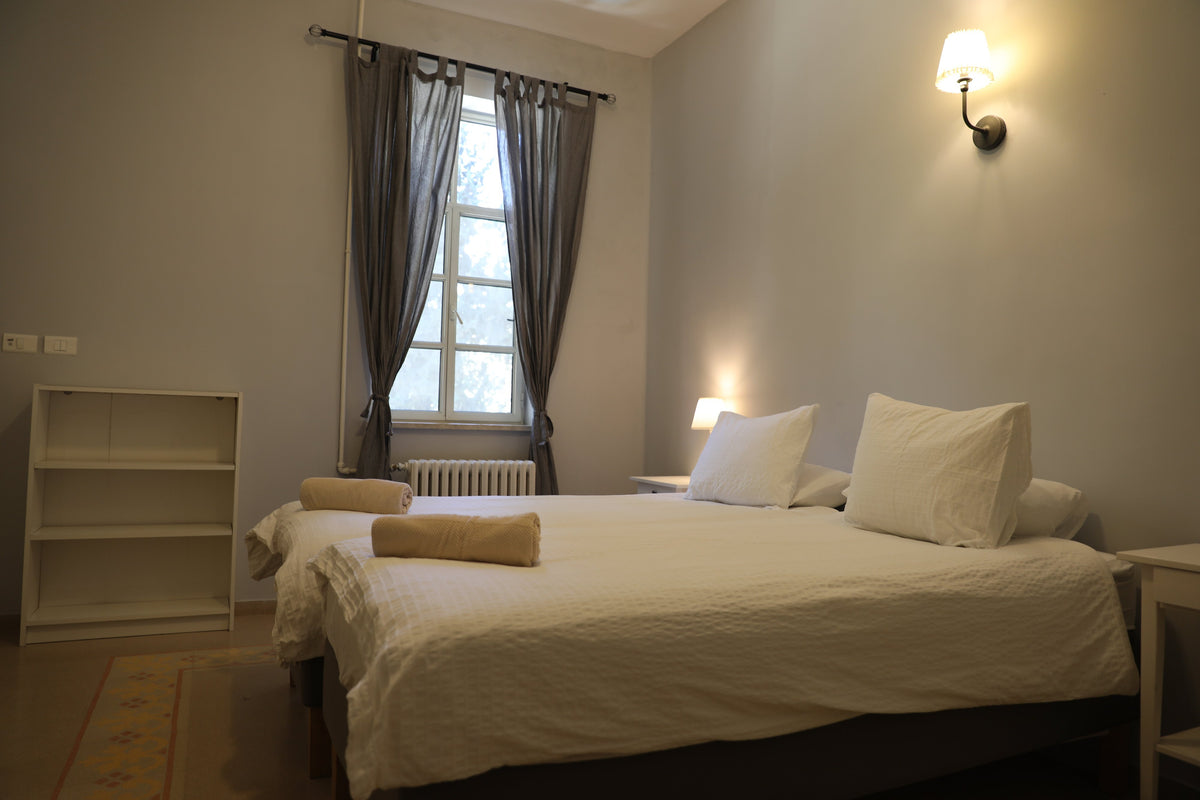 Room 11 - Double Room with Ensuite Bathroom