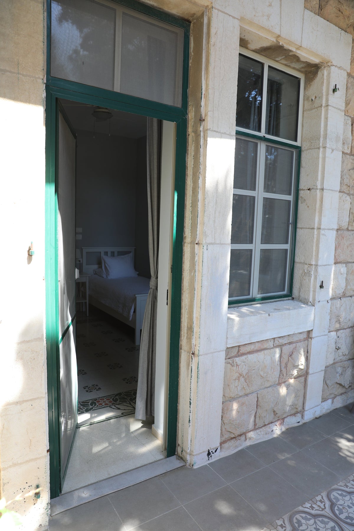 Room 4 - Single Room with Ensuite Bathroom