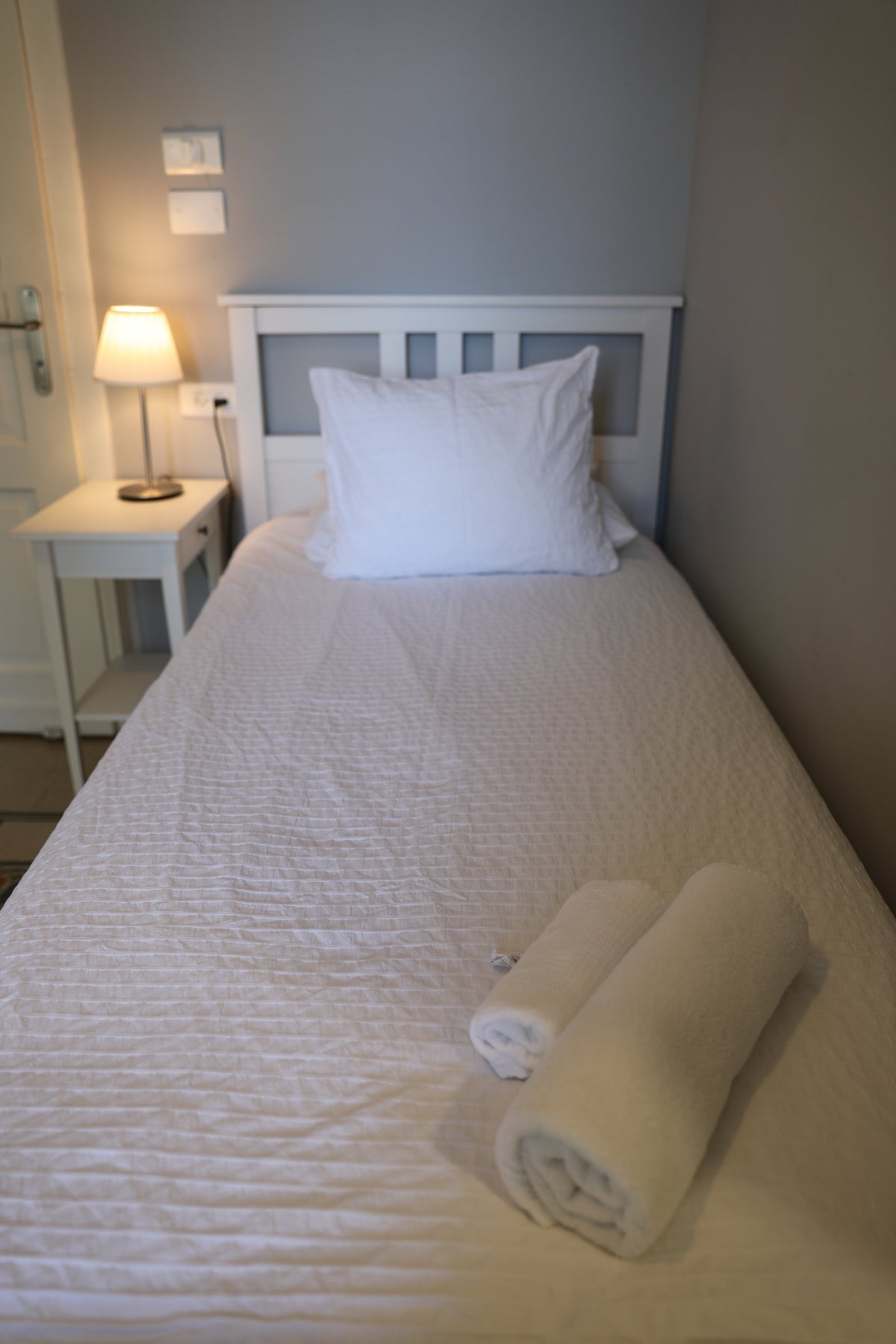 Room 4 - Single Room with Ensuite Bathroom