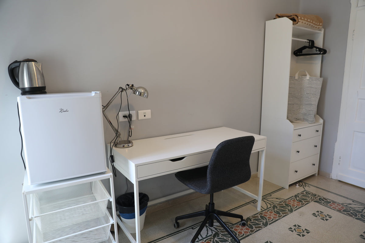 Room 4 - Single Room with Ensuite Bathroom