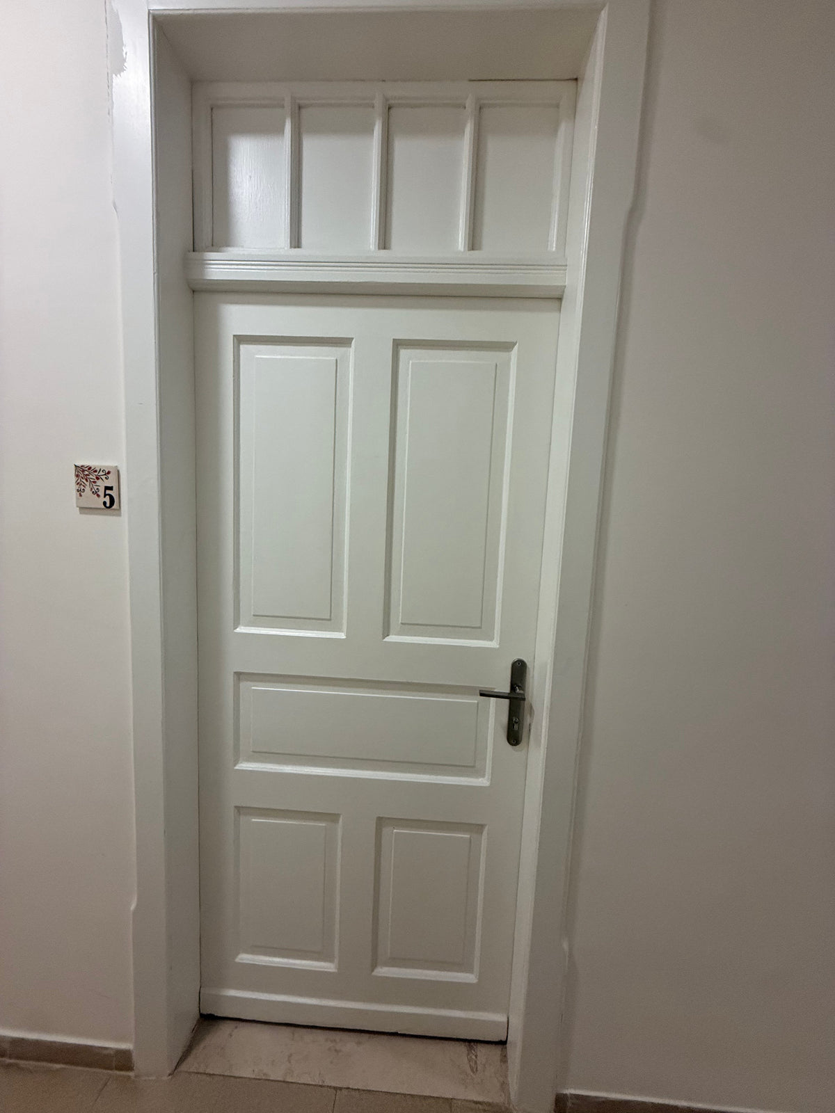 Room 5 - Single Room with Ensuite Bathroom