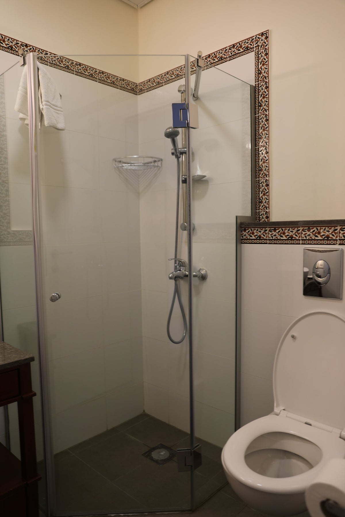 Room 6 - Single Room with Ensuite Bathroom