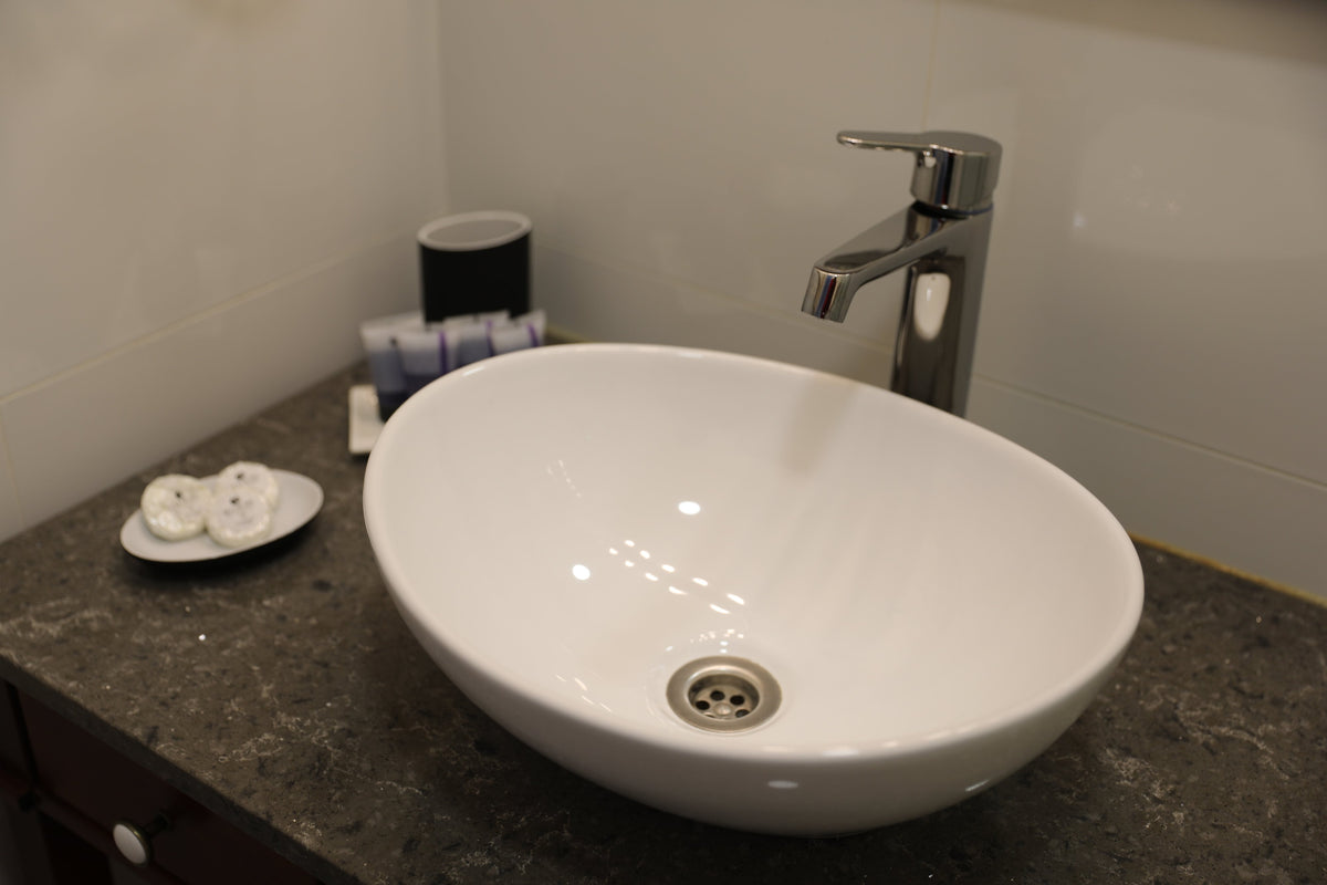 Room 6 - Single Room with Ensuite Bathroom